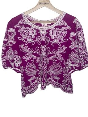 SOLITAIRE Women’s Embroidered Rayon Top in Fuchsia